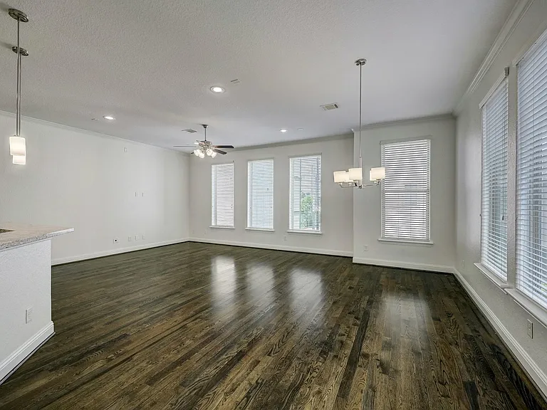 1518 Birdsall St #C — Photo 4