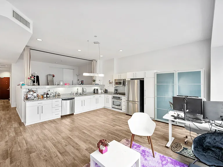 1100 Wilshire Blvd #2607 — Photo 8