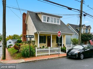 2 Ayr St SW, Leesburg, VA 20175