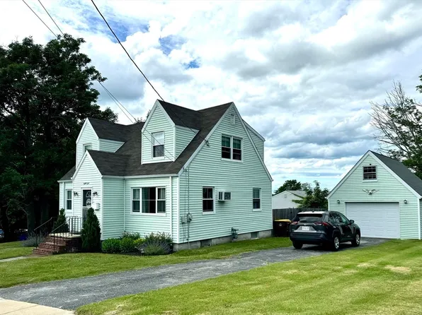 88 Baldwin St, Fall River, MA 02720