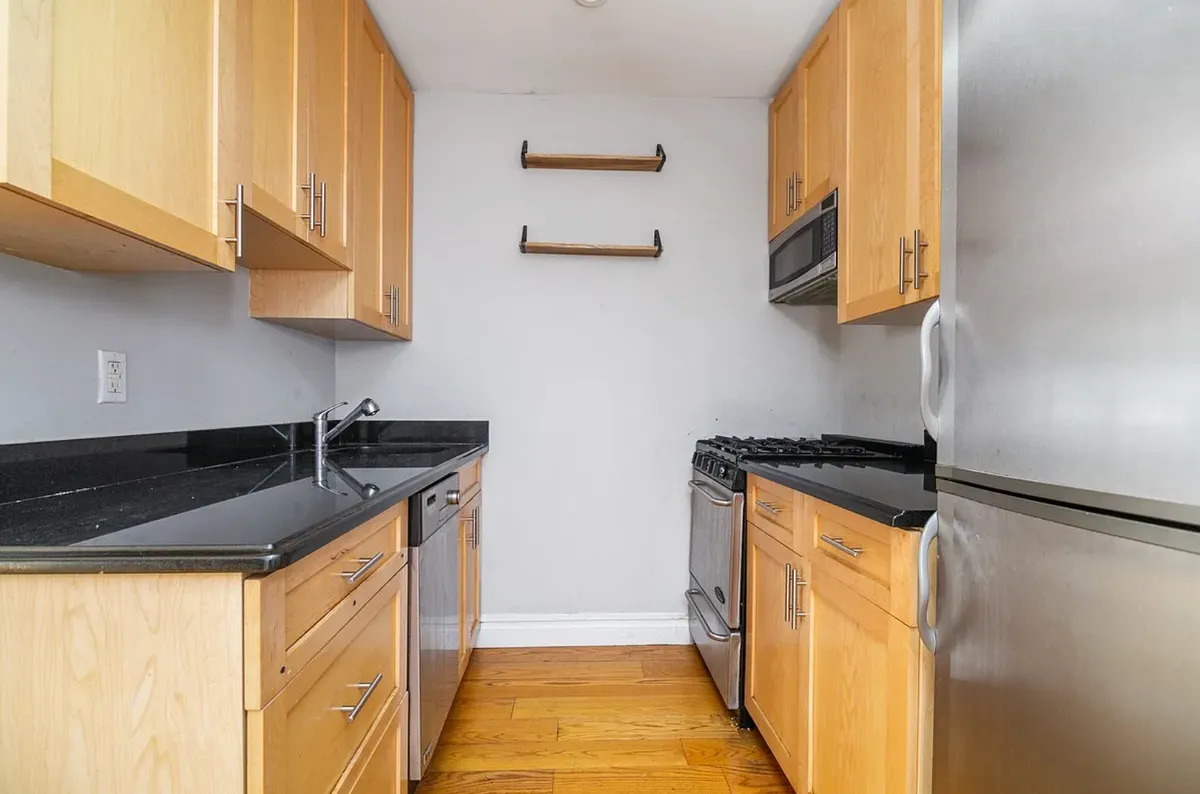 Primary Photo - 230 E 32nd St #B