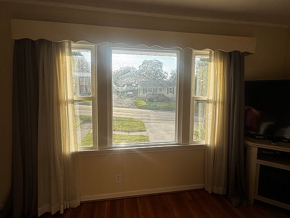 5th image of 414 Walters Dr