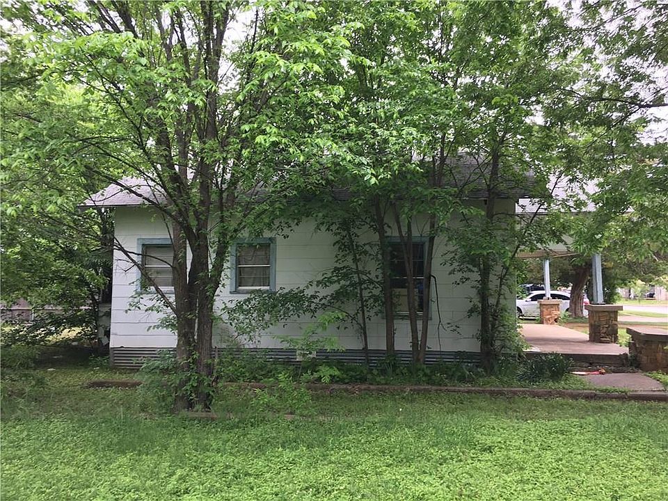 1st image of 1341 E Jefferson Ave