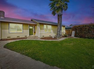 1917 Garrett Ct, Santa Rosa, CA 95403