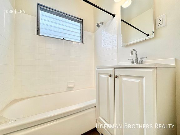 4th image of 1335 Barry Ave #8