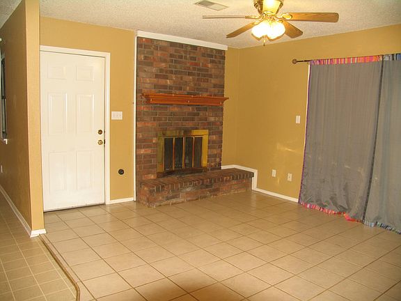 2nd image of 8918 Bryn Mawr Cir