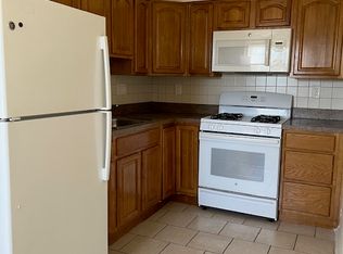 1725 Hoffnagle St #202, Philadelphia, PA 19152
