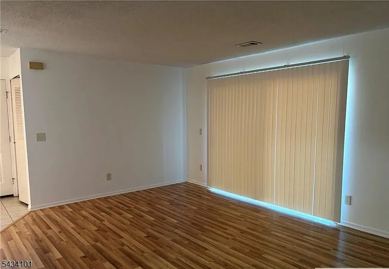 2513 Lighthouse Ln — Photo 2