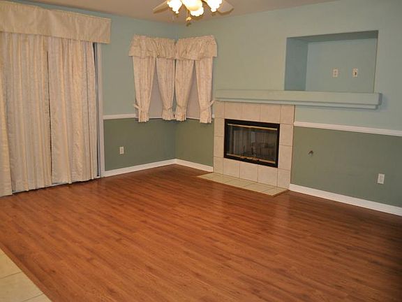 3rd image of 4317 Wickford Dr