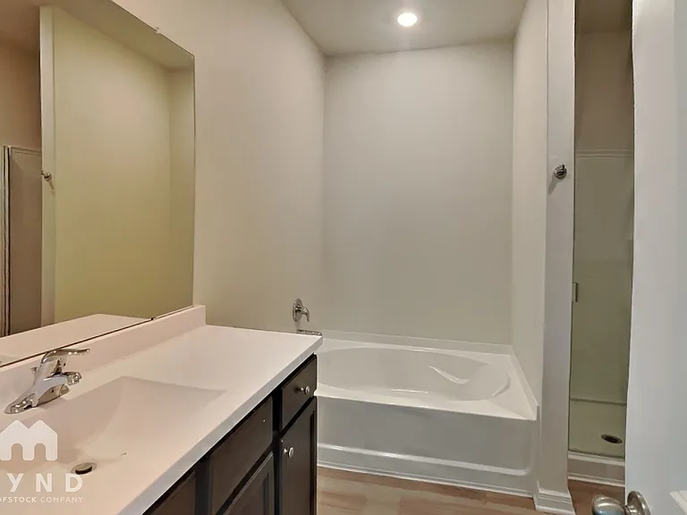 15438 Maple Terrace Dr — Photo 10