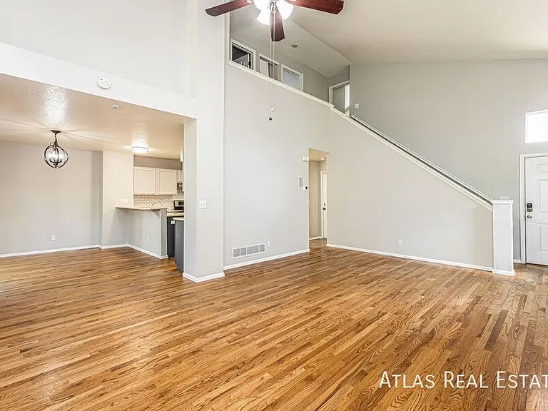 5045 Sweetgrass Ln — Photo 3