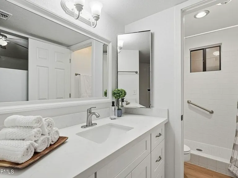 321 N 65th St #13 — Photo 5