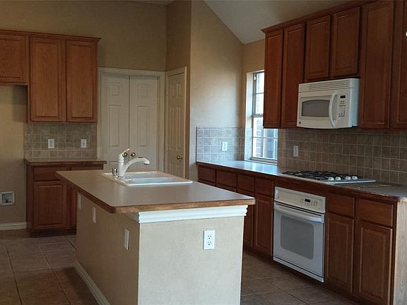 3rd image of 7805 Owl Creek Ln