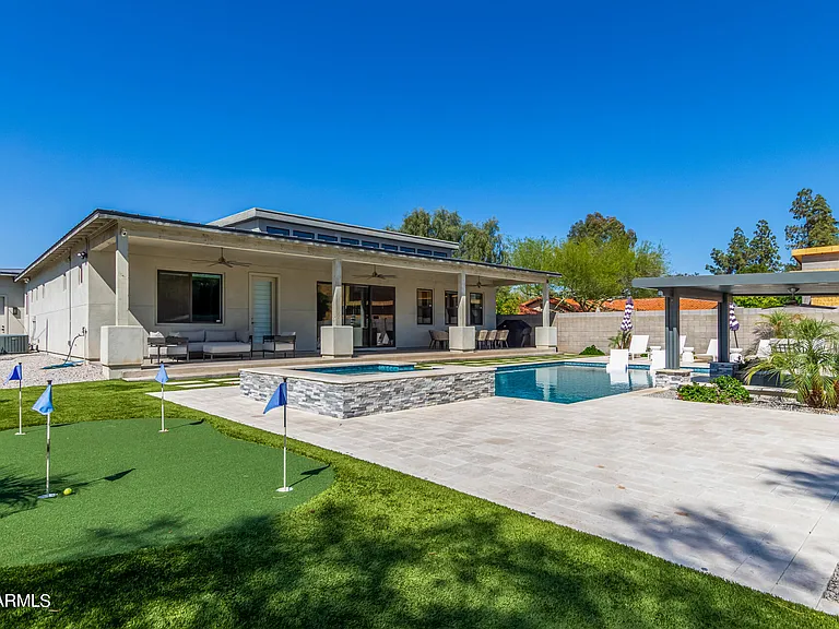 1629 E Montebello Ave — Photo 80