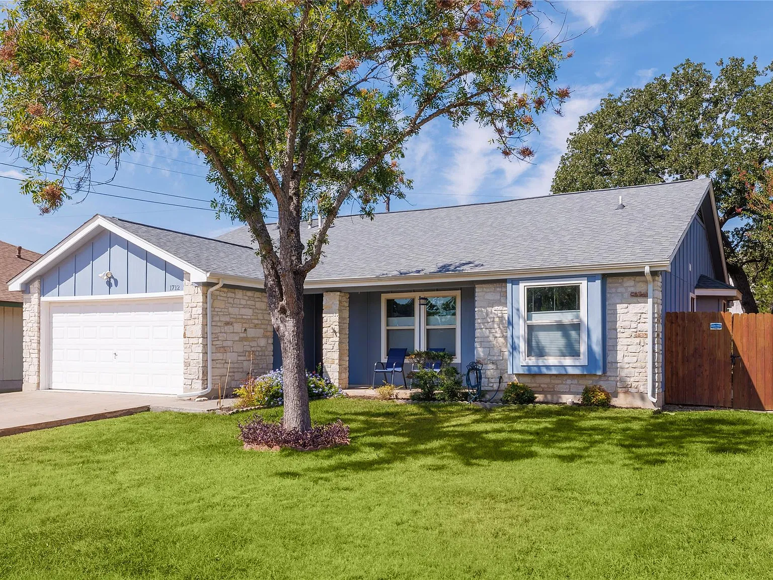3 bed, 2.0 bath, 1394 sqft, $3,800 — Photo 1