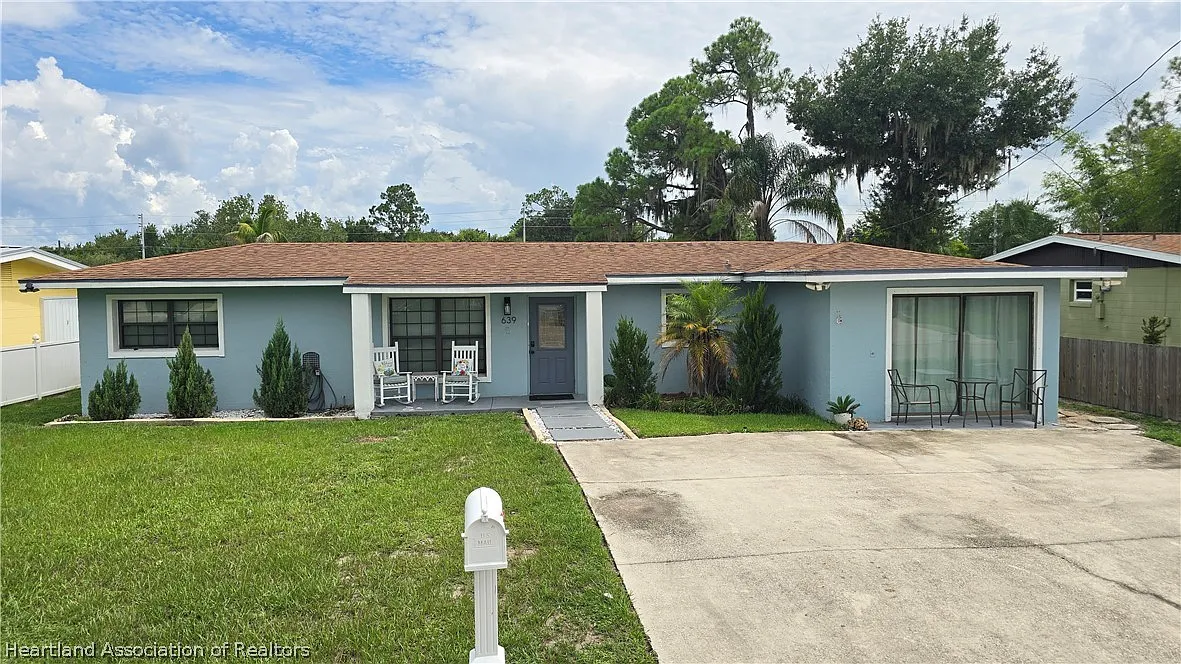3 bed, 3.0 bath, 1910 sqft, $2,000 — Photo 1