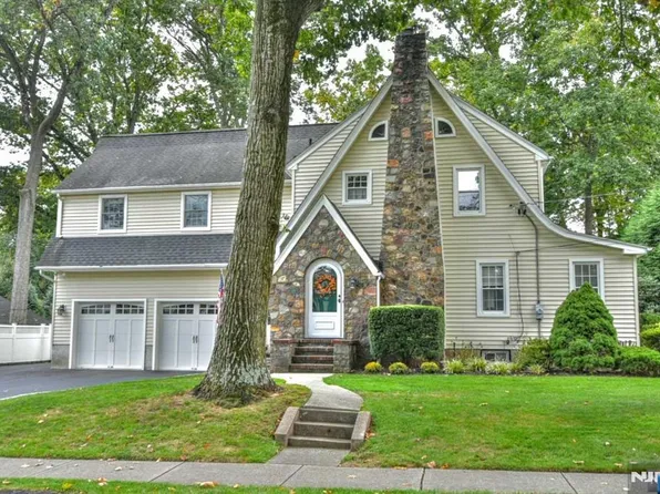 238 Van Houten Ave, Wyckoff, NJ 07481