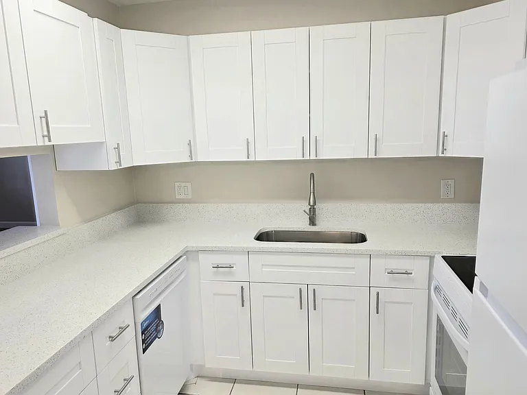 495 SE 8th St #237 — Photo 3
