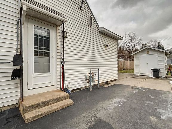 2nd image of 20 Parkwood Dr