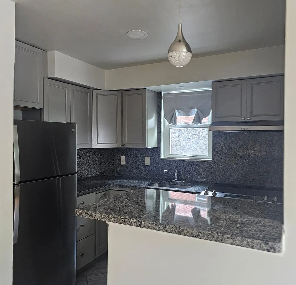 2 bed, $1,850 — Photo 4