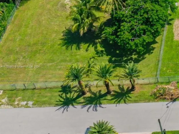 15755 SW 90th Ave, Palmetto Bay, FL 33157