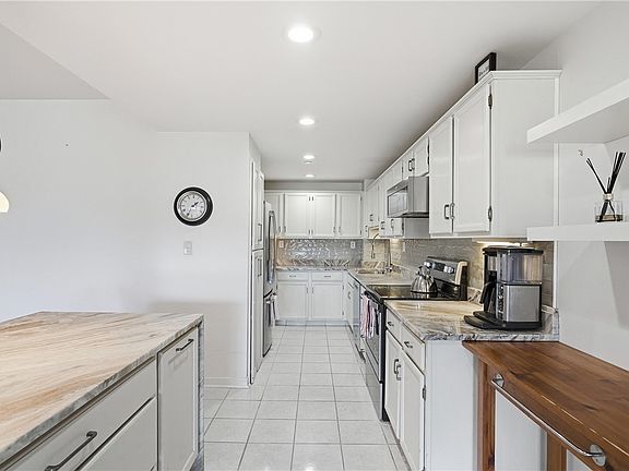 3rd image of 750 Washington Rd APT 109