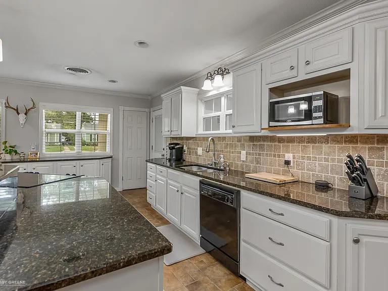 3727 Greenway Pl — Photo 11