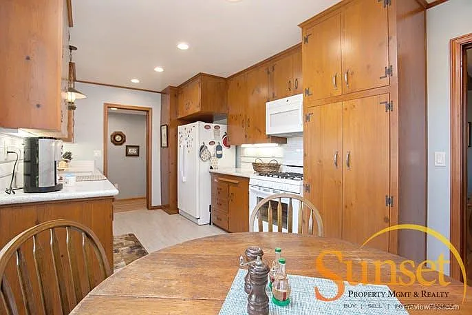 3271 Homer St — Photo 6