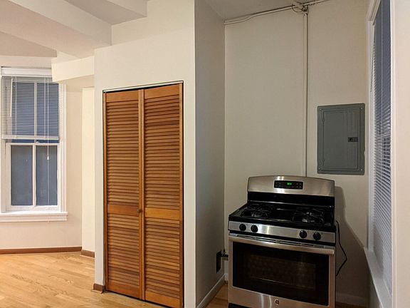 2nd image of 1208 W Wrightwood Ave #2