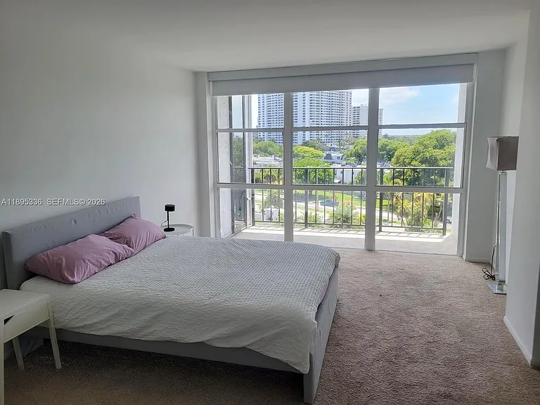 800 Parkview Dr #605 — Photo 6