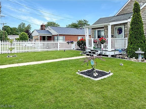2nd image of 3924 Brightway St