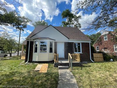 19401 Kelly Rd, Detroit, MI, 48205