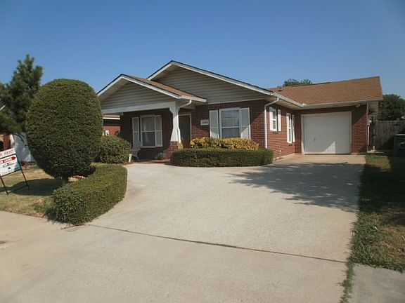 2nd image of 2545 Tan Oak Dr