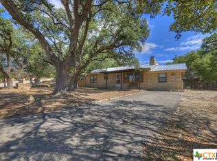 958 Hill Top Dr, Canyon Lake, TX 78133