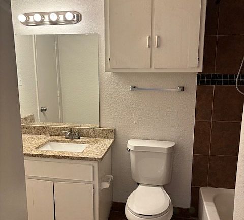 5th image of 5100 Herrick Ct APT A