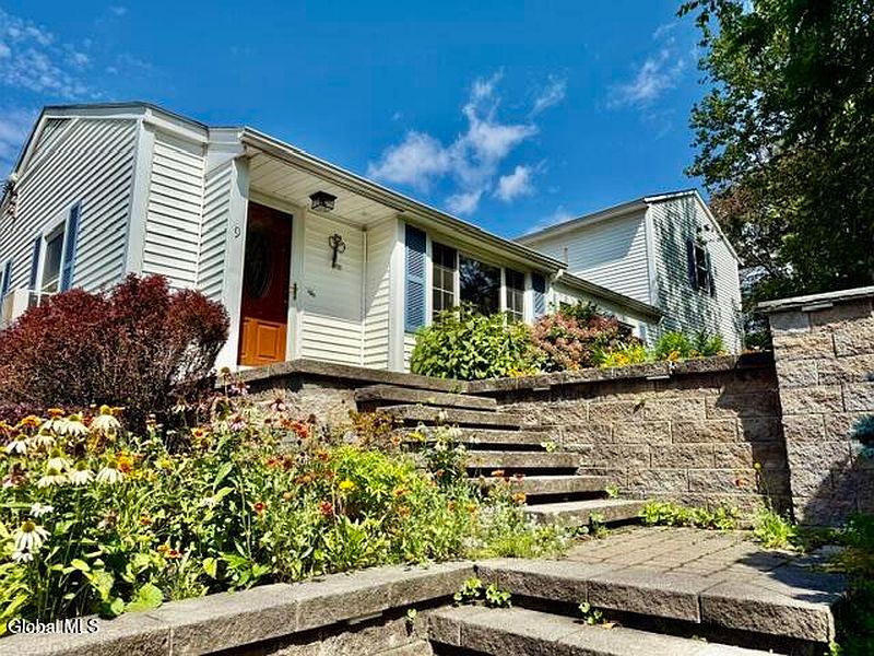 2nd image of 9 Grandview Drive