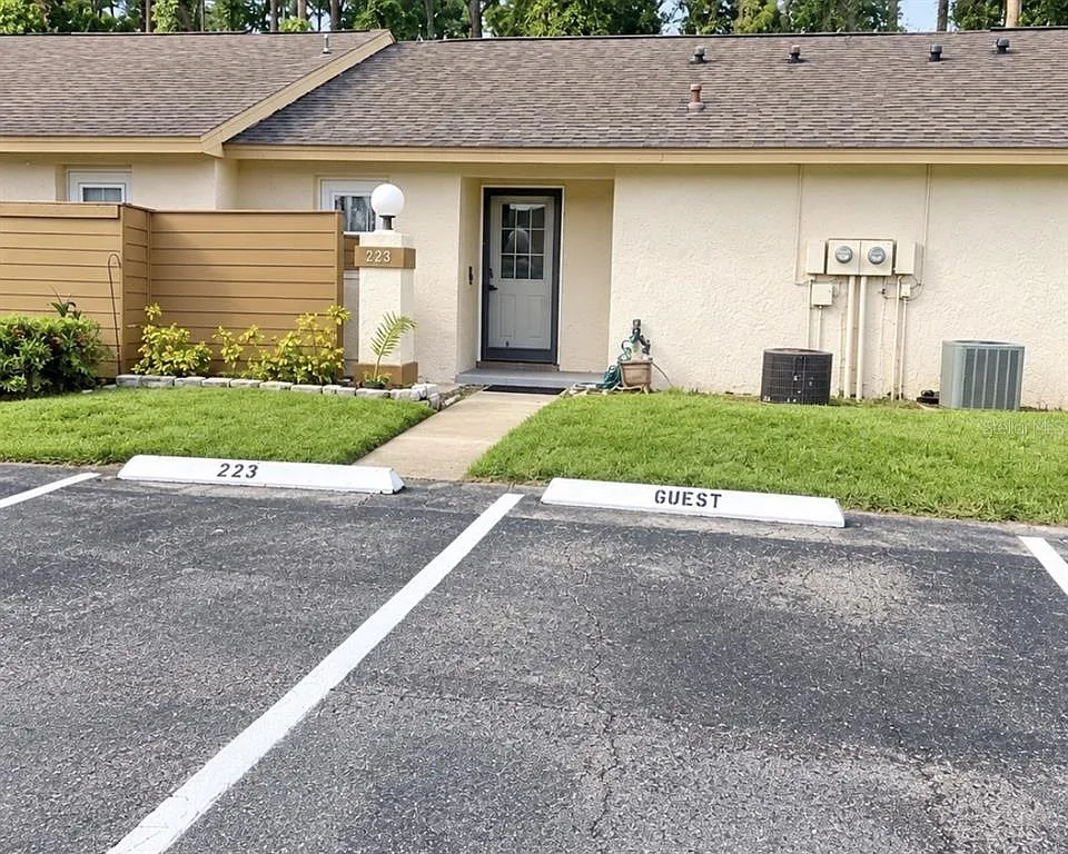 1 bed, 1.0 bath, 703 sqft, $1,600 — Photo 1