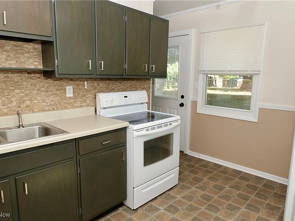3rd image of 4205 Riverview Ln
