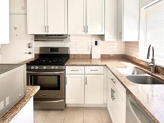 3rd image of 2600 Bennett Ave Unit 2