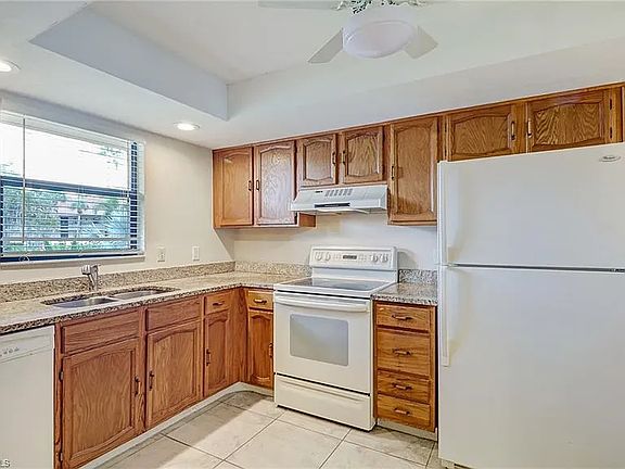 5th image of 25402 Golf Lake Cir APT 118