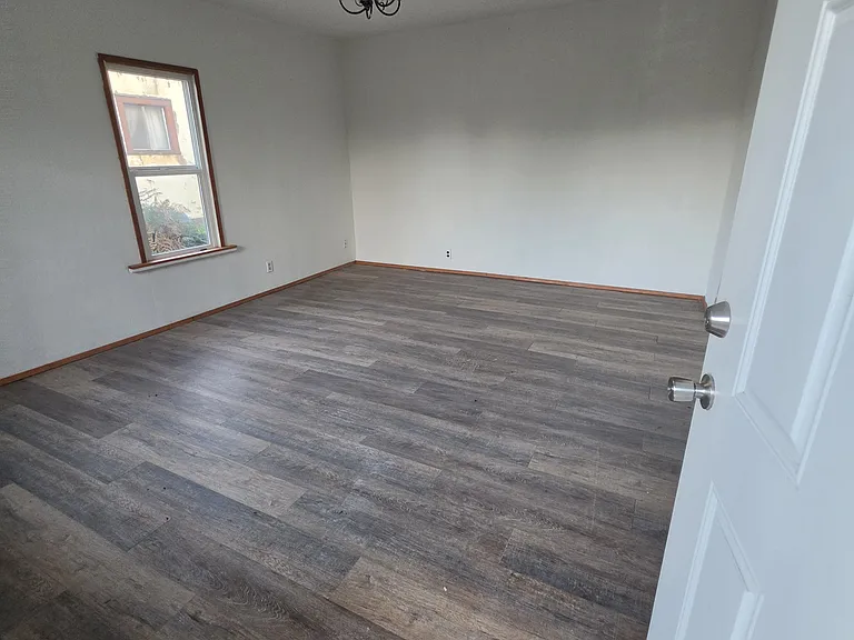 312 W 3rd St — Photo 12