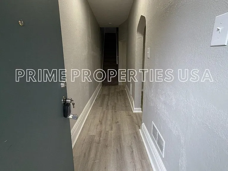 205 Dengler St — Photo 4