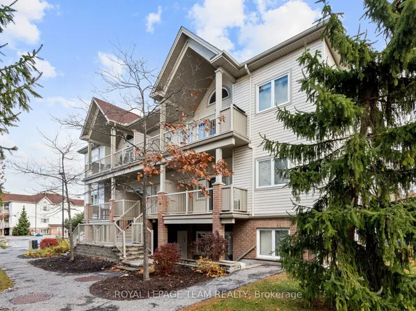 767 Cedar Creek Dr #L, Ottawa, ON K1T 0B3