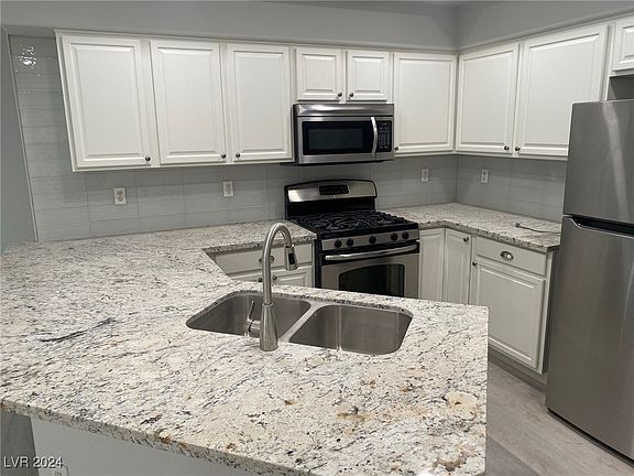 4th image of 1505 Dallas Ter #1505