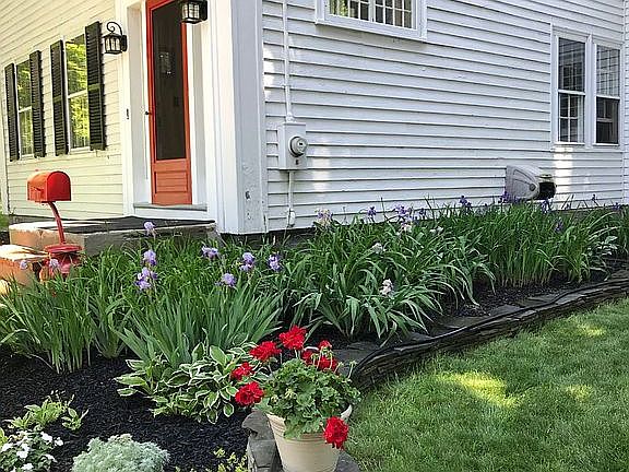 Driveway-side Entrance