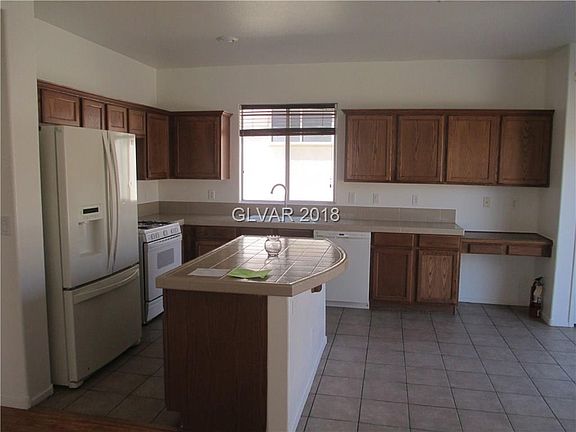 4th image of 10418 Morning Drop Ave #0