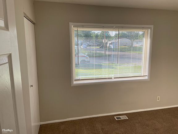 2nd image of 3639 N Ireland Dr