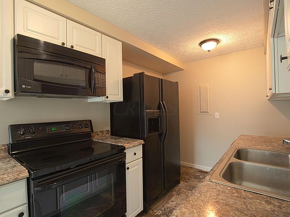 3rd image of 3813 Charbonnett Ct