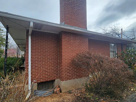 3rd image of 3604 Graham Rd