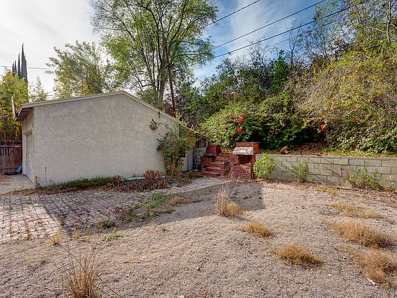5th image of 1325 Oak Hill Pl